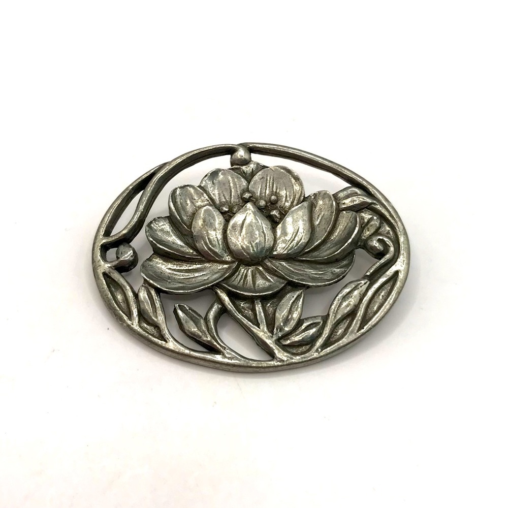 Seagull Pewter (1991) Canada Water Lily Brooch